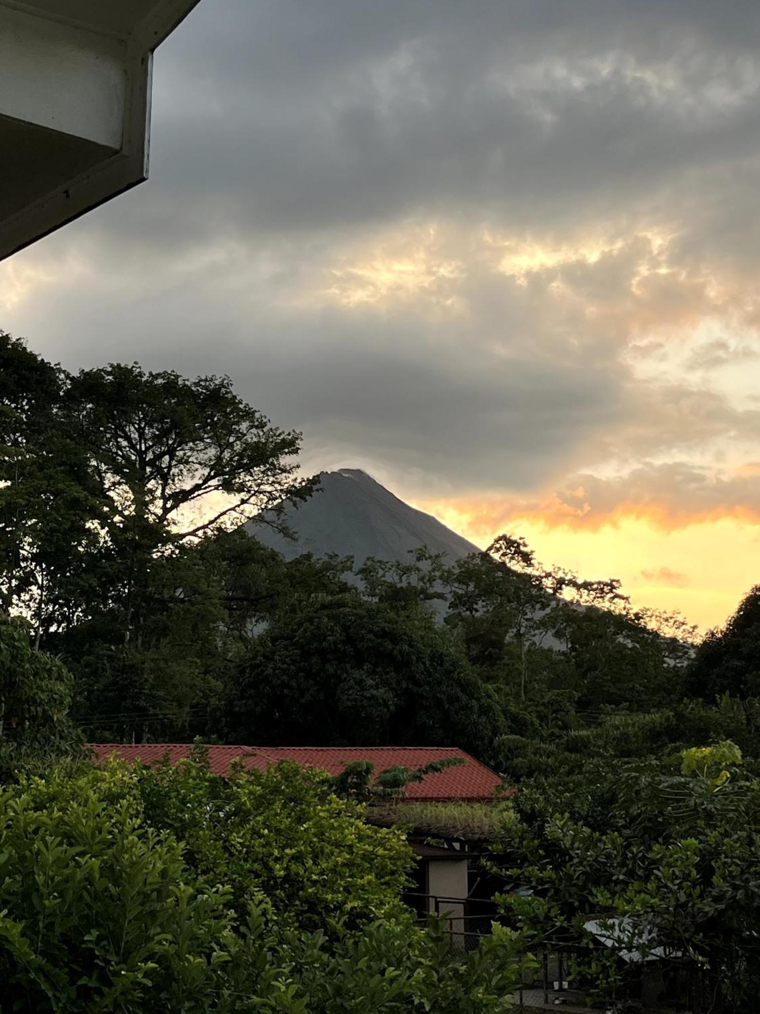 Arenal Sloth Hostel La Fortuna Esterno foto