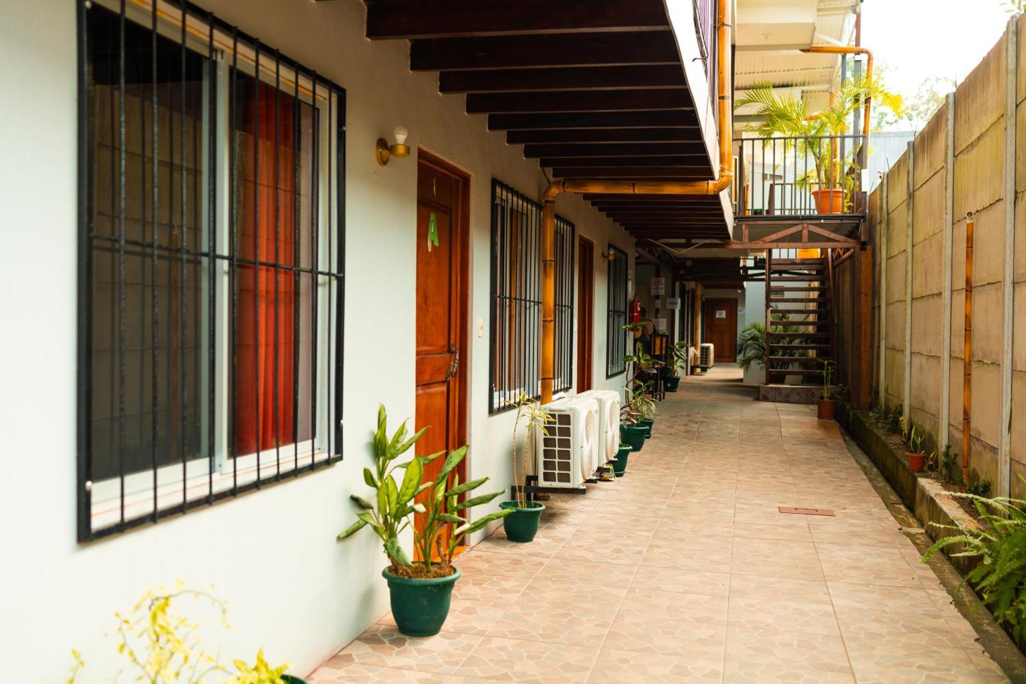 Arenal Sloth Hostel La Fortuna Esterno foto